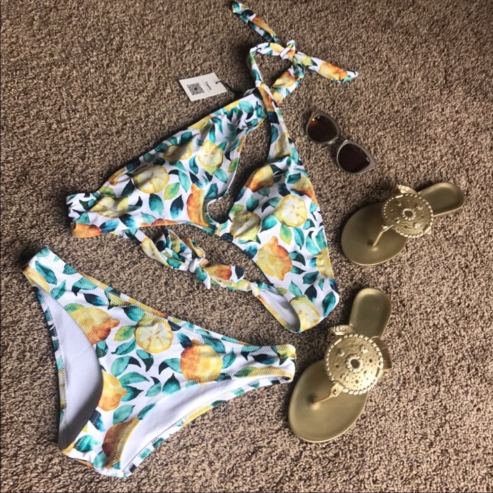 Cupshe Cute Lemon Swimsuit! Perfect for summer :)